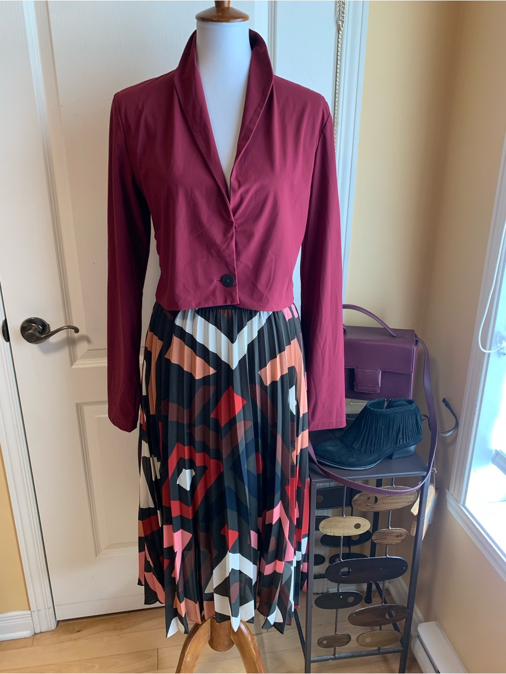 Sarah Pacini Burgundy crop jacket blazer